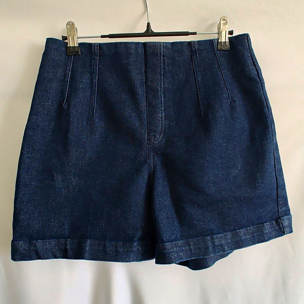 SPANX Women's Blue Denim Chino Shorts M High Rise Patch Pockets 2" Inseam